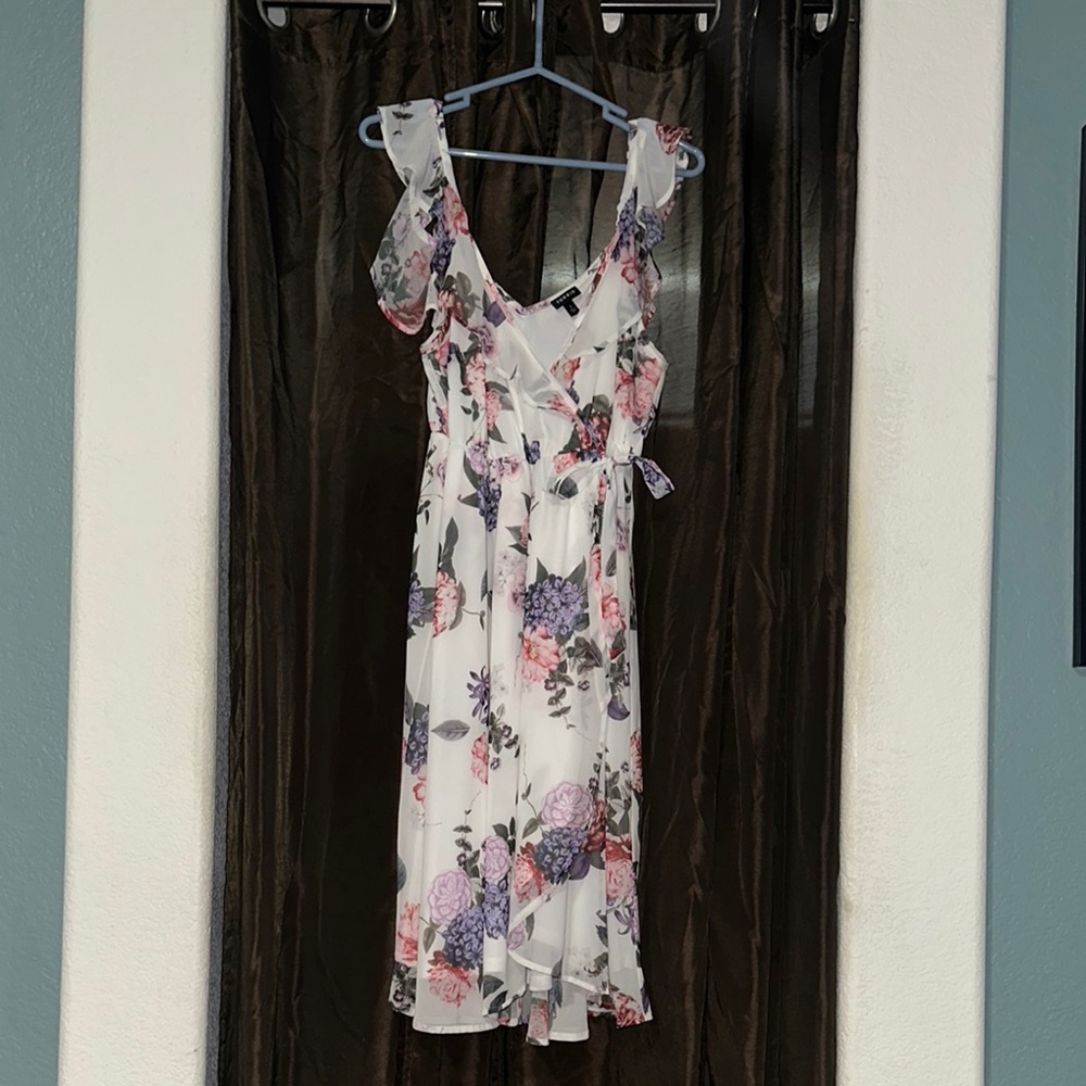 Torrid size 1 Elegant Floral dress - White - purple- pink